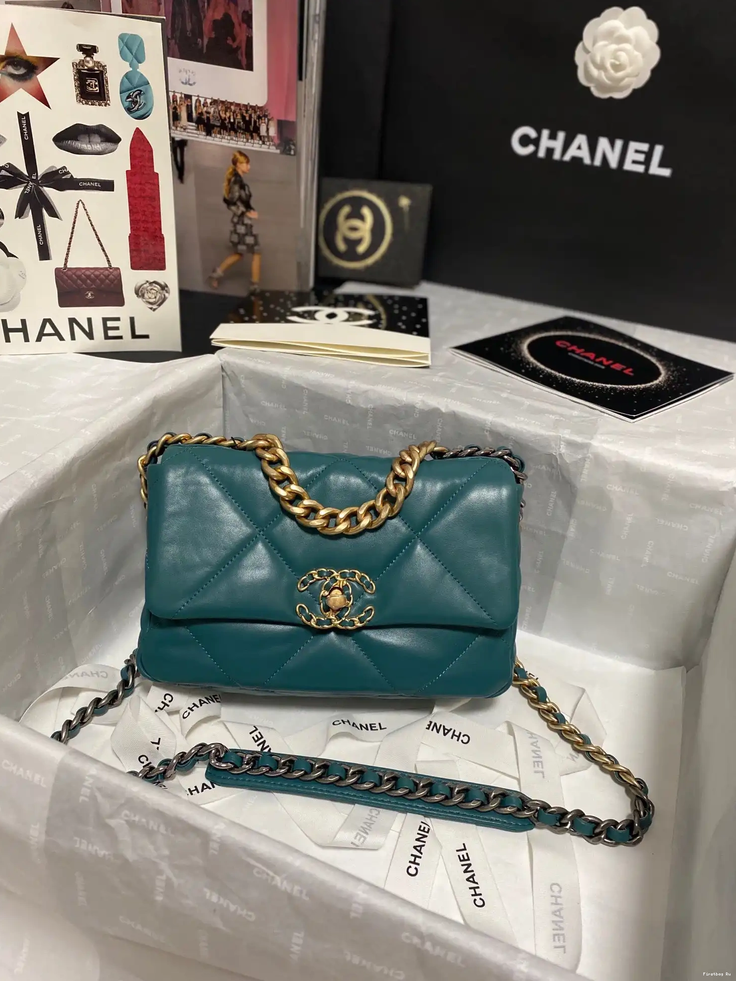 First Bag Ru BAG FLAP 19 CHANEL 0630